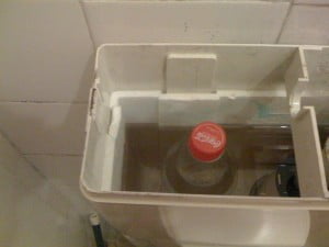 Poupar Água ao Usar o Autoclismo Poupar Água ao Usar o Autoclismo